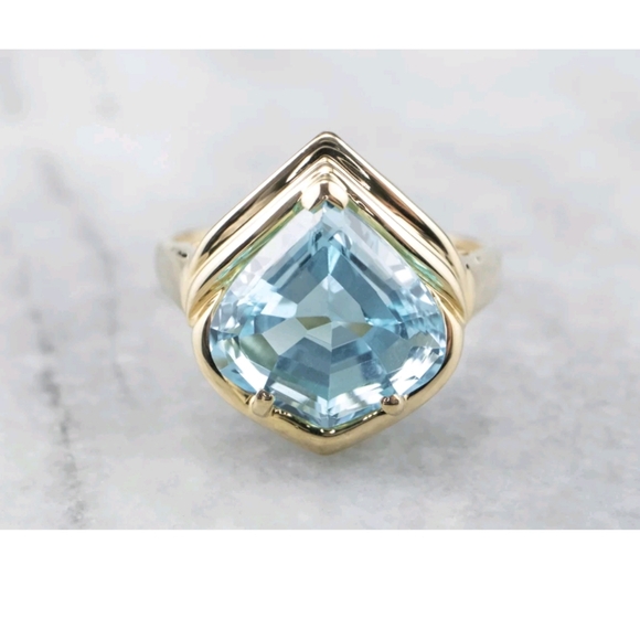 Fancy Cut Blue Topaz 14kt Gold 7 Carats Stone 13x13mm Ring...